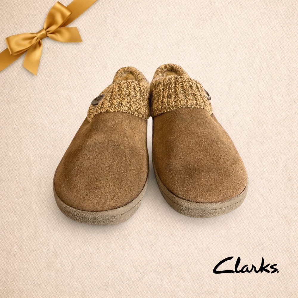 Clarks Women's Suede Slippers Size 7 Brown Beige